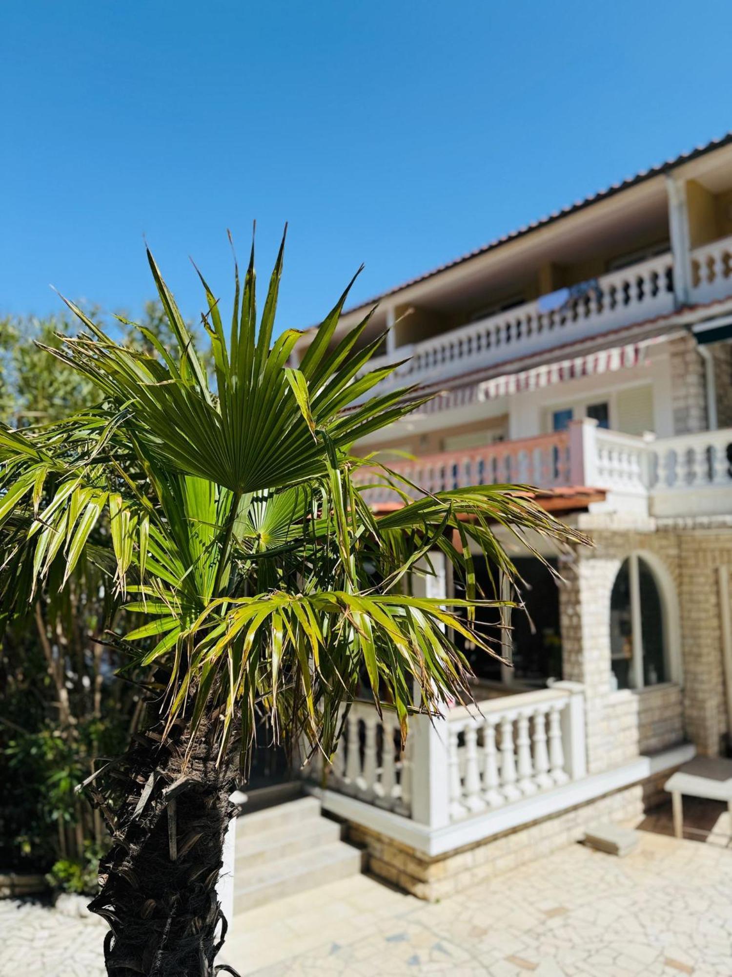 Palma Guesthouse Palit ภายนอก รูปภาพ